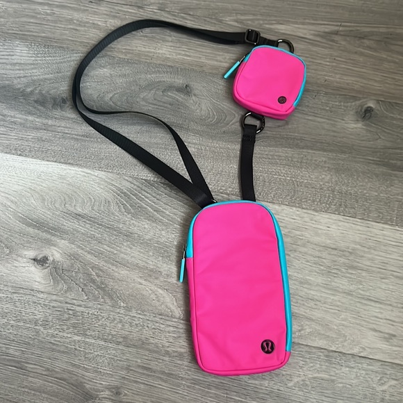 NWOT Modular Phone Crossbody Bag, Sonic Pink/Blue/Black - Picture 6 of 10